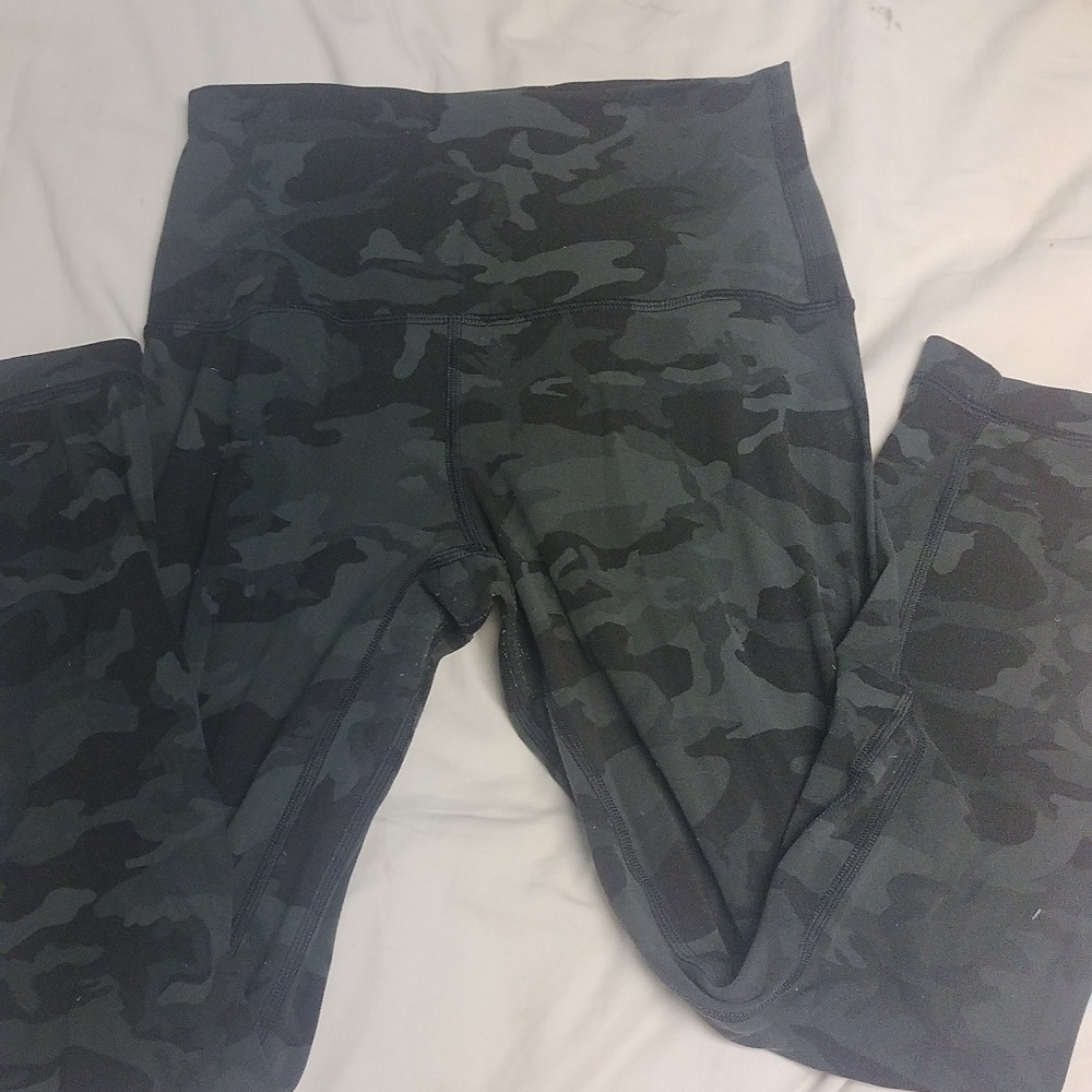 Lululemon camo legging